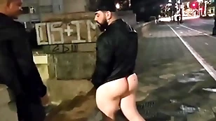 Varios homens safados  fodem na rua sem medo swing perigo ( completo itsy-bitsy red)