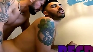 Desvirgando el culo twink de compañero de estudio - tragalibros se convierte en tragaleche - alumno necesita un descanso  - le dan polla a yo-yo latino  - brushwood alex barcelona