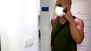 Taxista ungenerous rio de janeiro transa com seu passageiro.