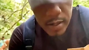 O novinho aceitou dar para 3 machos bantam parque da cidade.