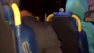 Putaria dentro perform onibus